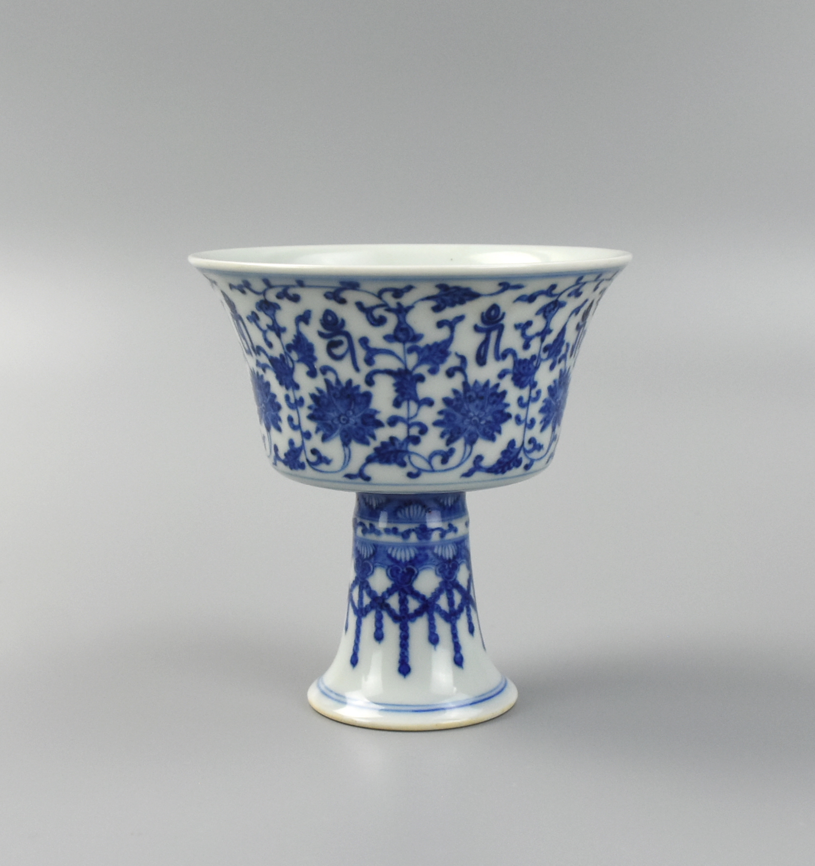 CHINESE BLUE WHITE STEM CUP W  2ce856