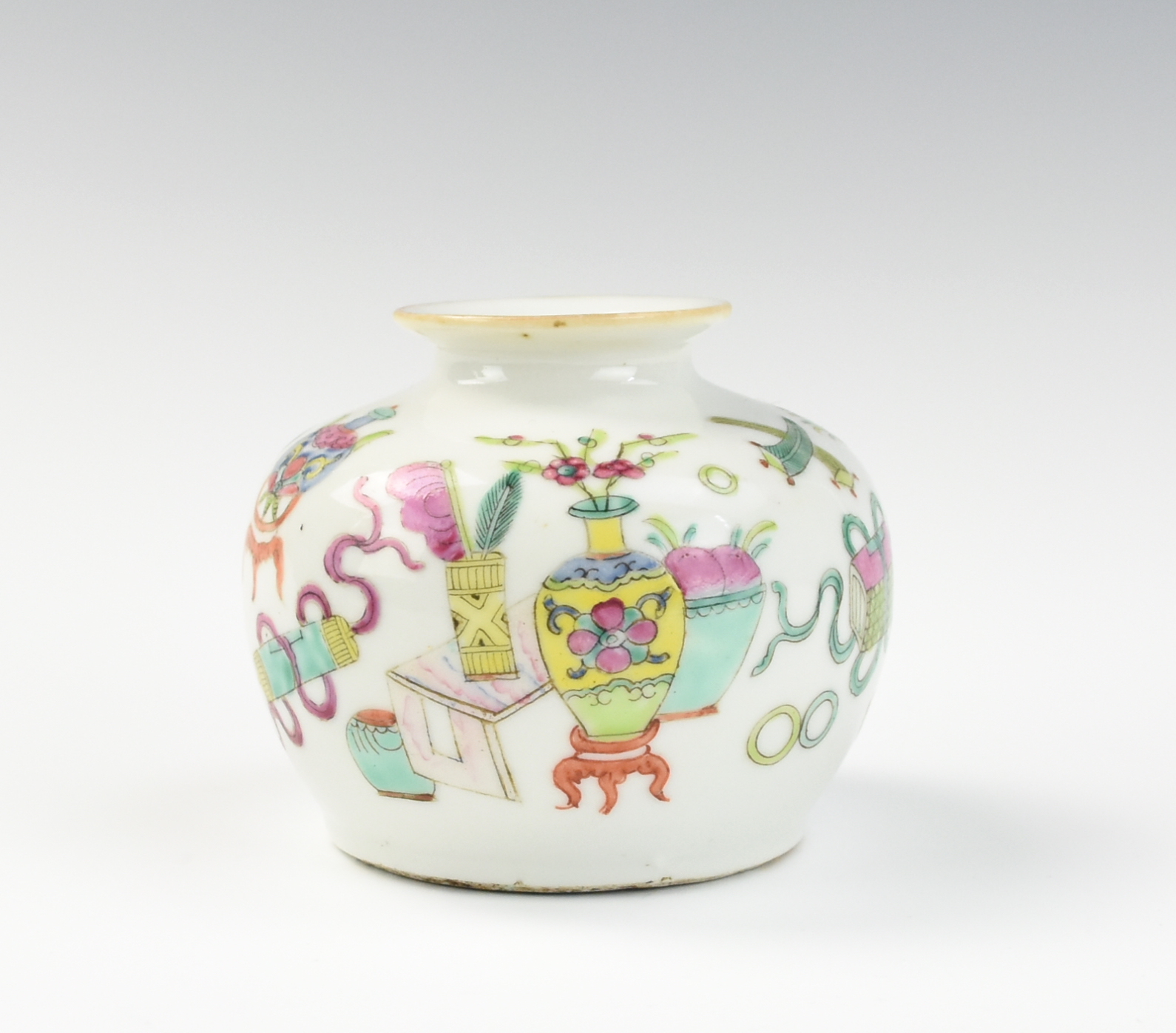 CHINESE FAMILLE ROSE WATER POT,