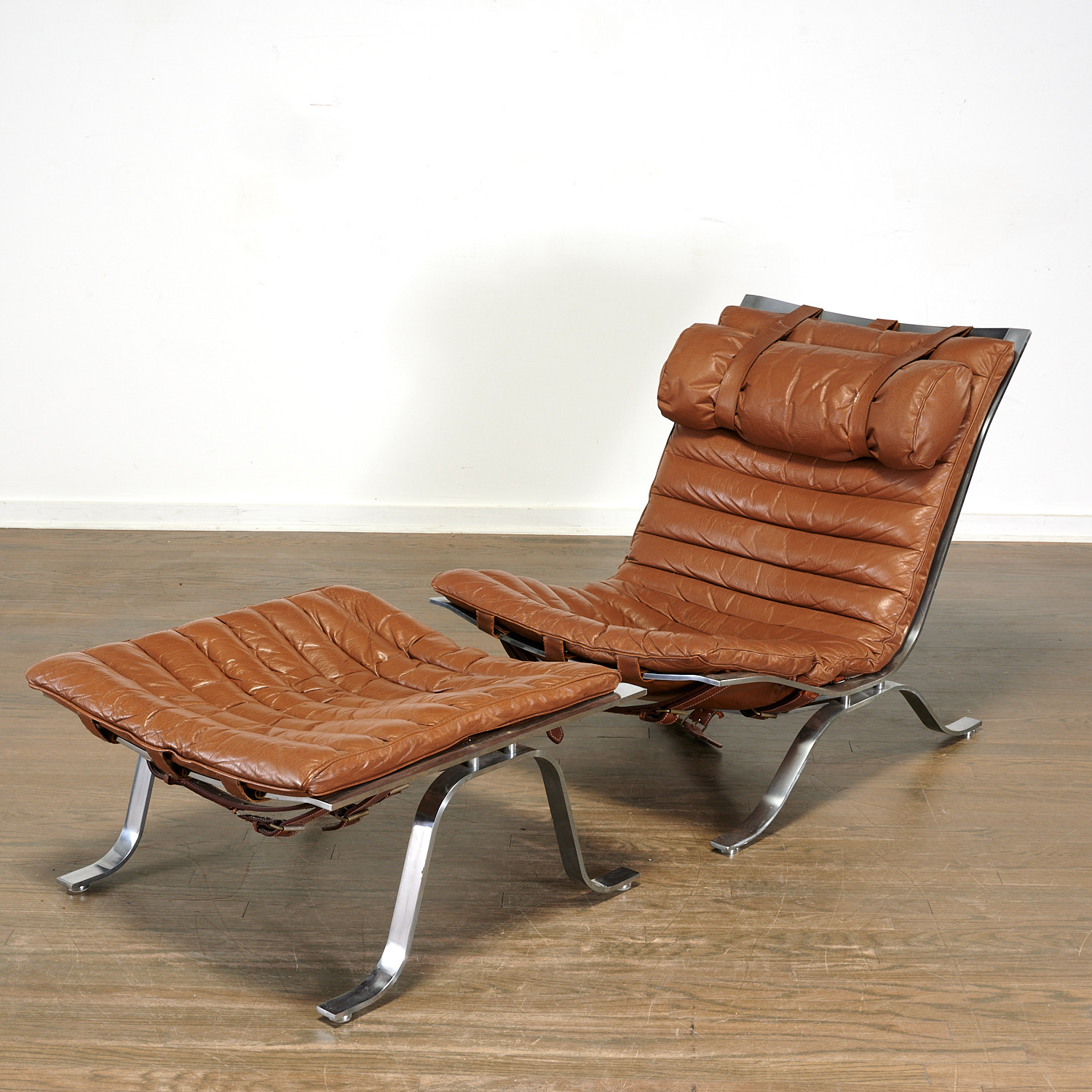 ARNE NORELL, ARI LOUNGE CHAIR AND