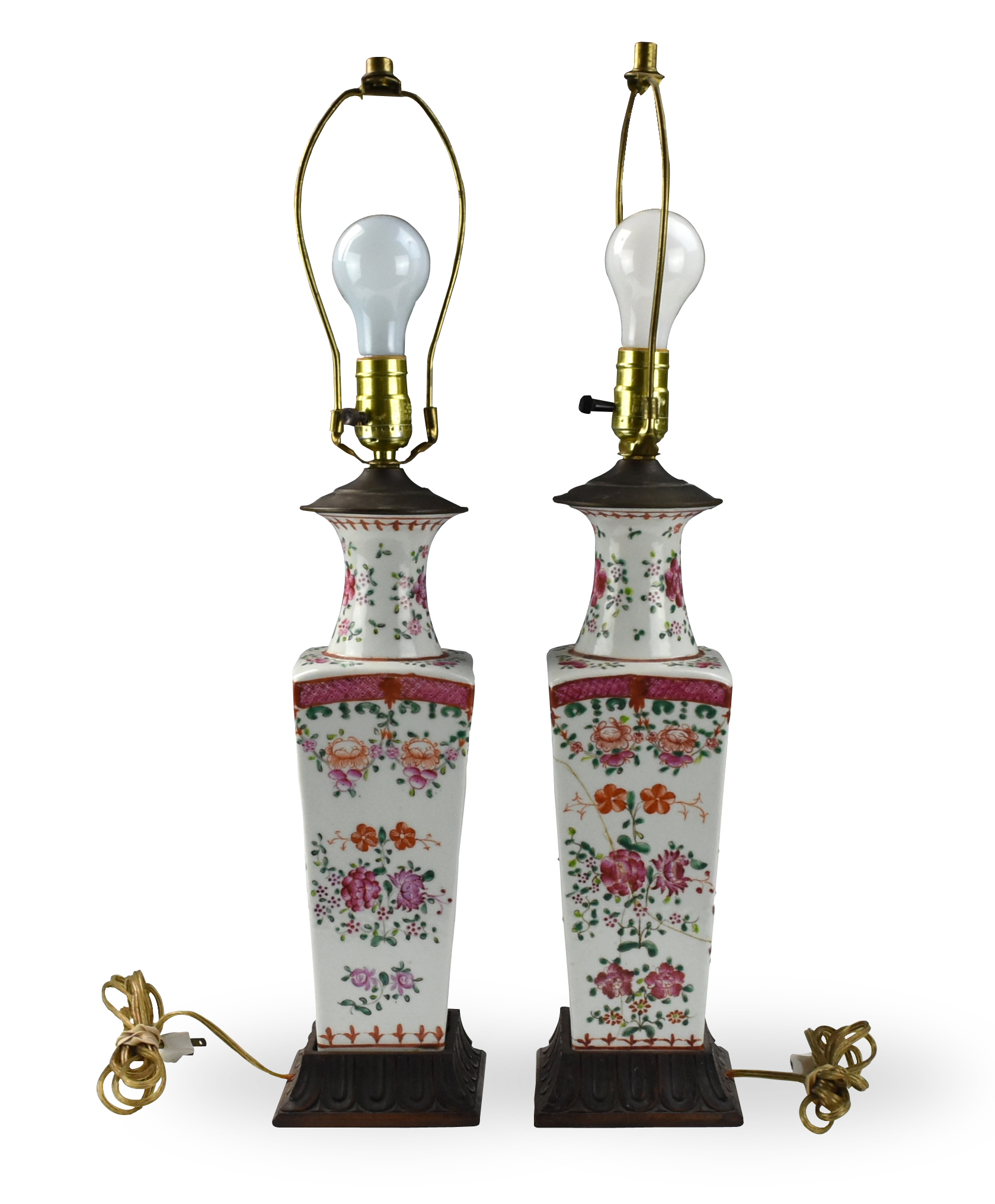 PAIR OF CHINESE FAMILLE ROSE EXPORT 2ce90c