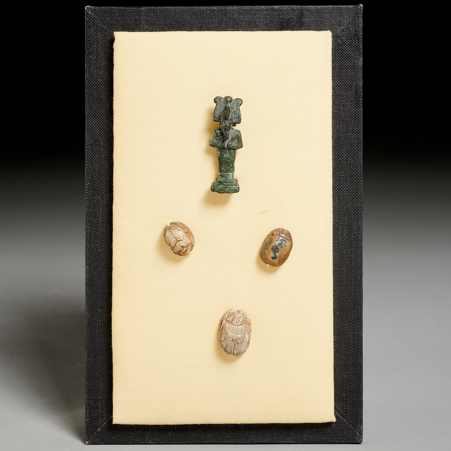  3 EGYPTIAN SCARABS AND BRONZE 2ce993