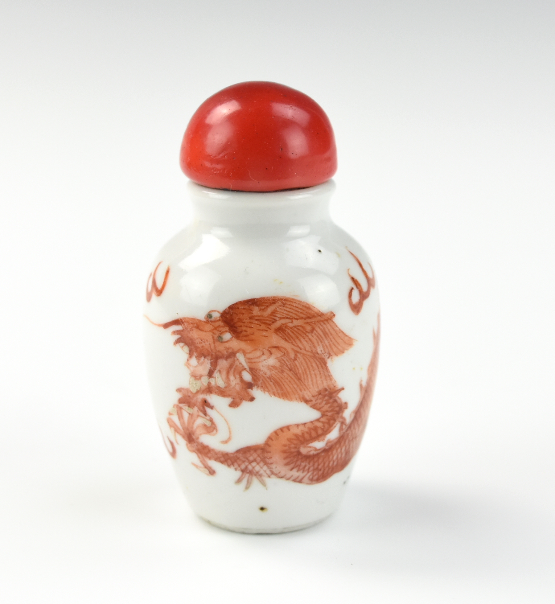 CHINESE IRON RED PORCELAIN SNUFF 2ce9b1