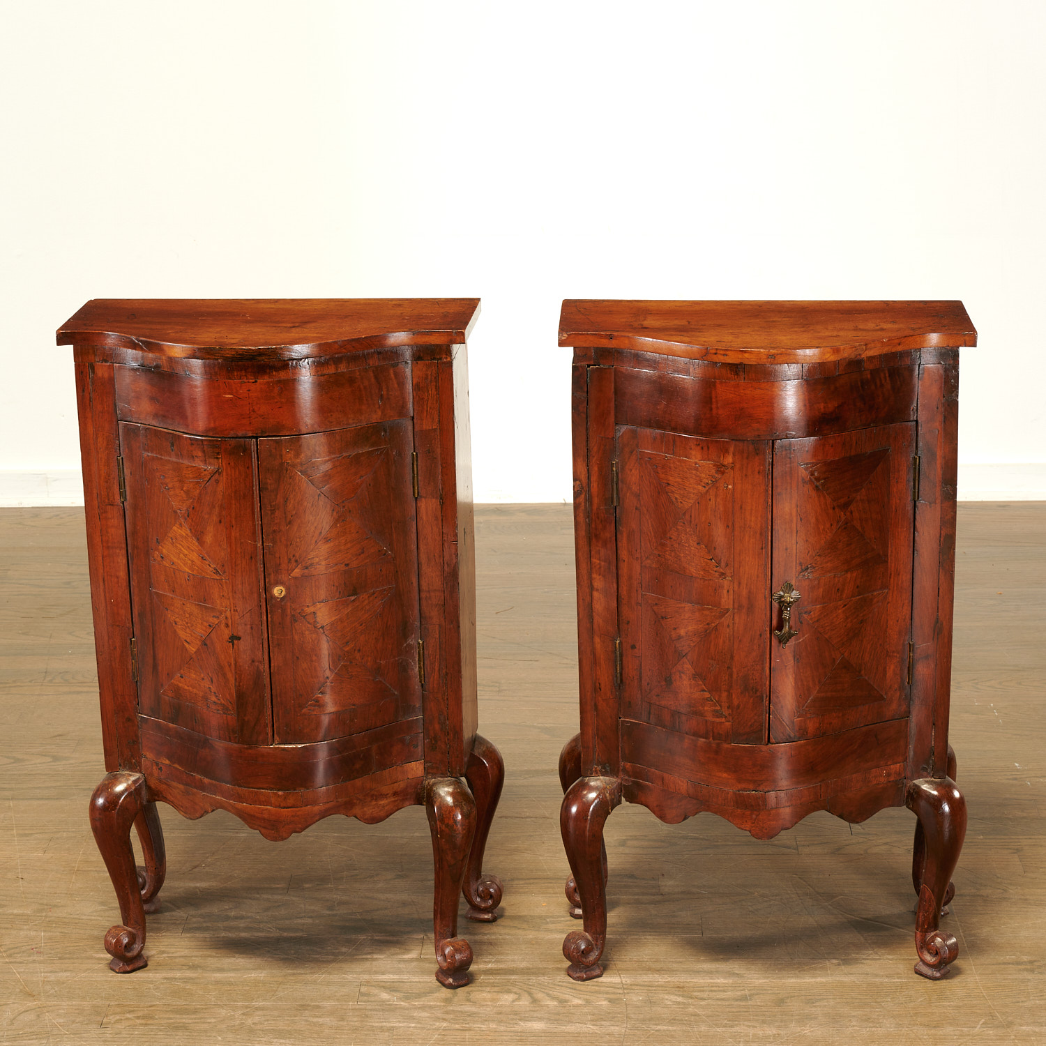 PAIR ITALIAN ROCOCO WALNUT PARQUETRY 2cea47