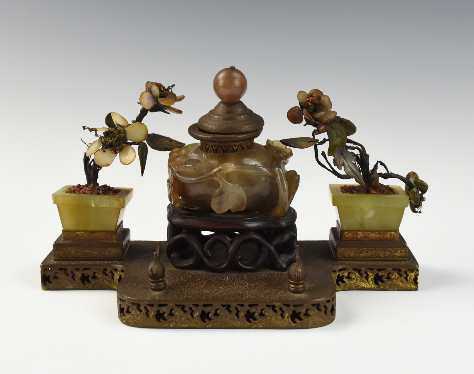 A SET OF CHINESE AGATE INKWELL 2ceb60