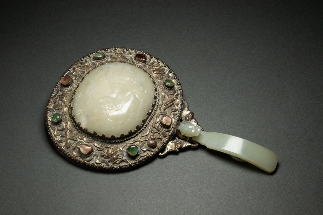 CHINESE SILVER MOUNTED WHITE JADE HAND