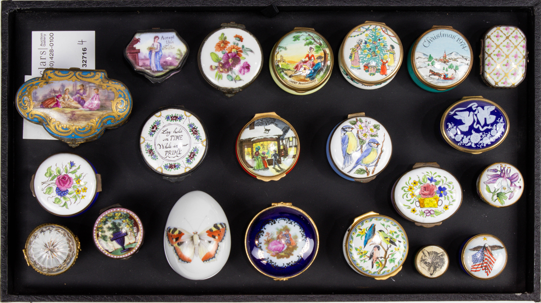  LOT OF 21 COLLECTION OF PORCELAIN 2d14a8