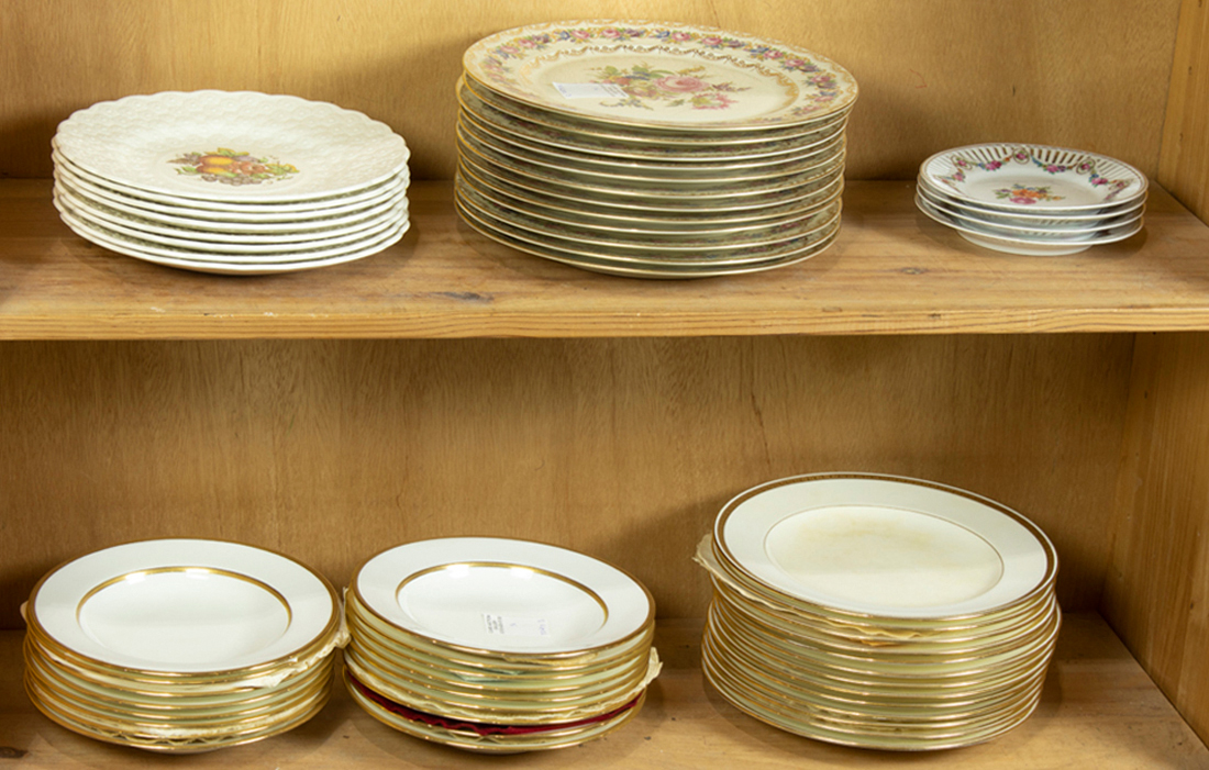 TWO SHELVES OF CHINA PLATES Two shelves