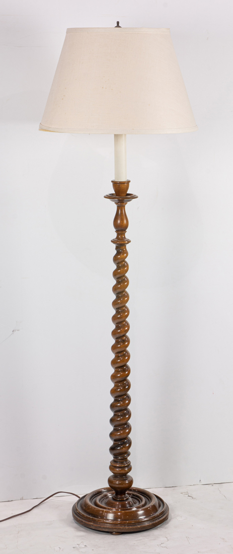 ENGLISH STYLE BARLEY TWIST CANDLESTICK 2d1540