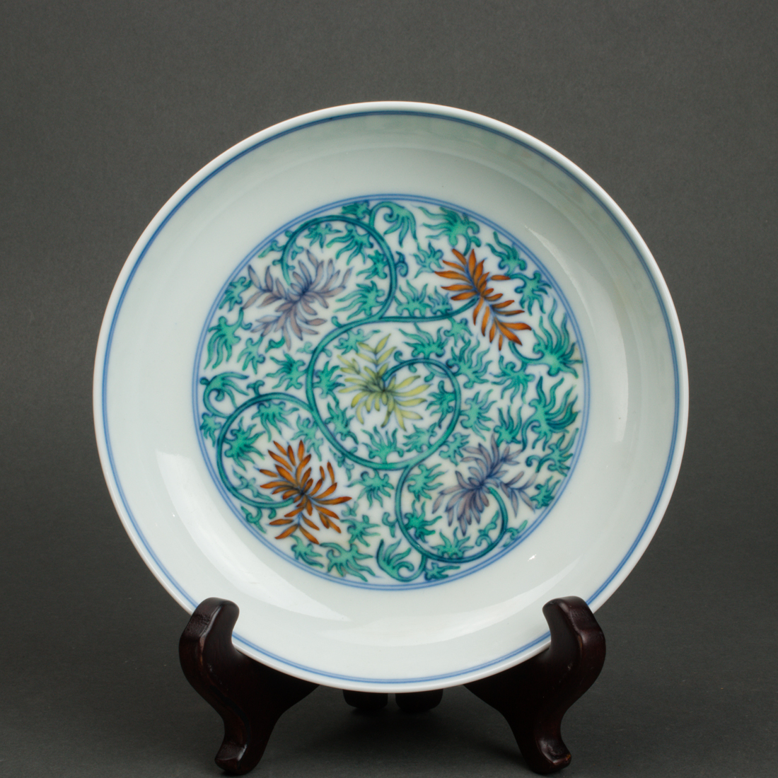 CHINESE DOUCAI ENAMEL LOTUS DISH 2d15eb