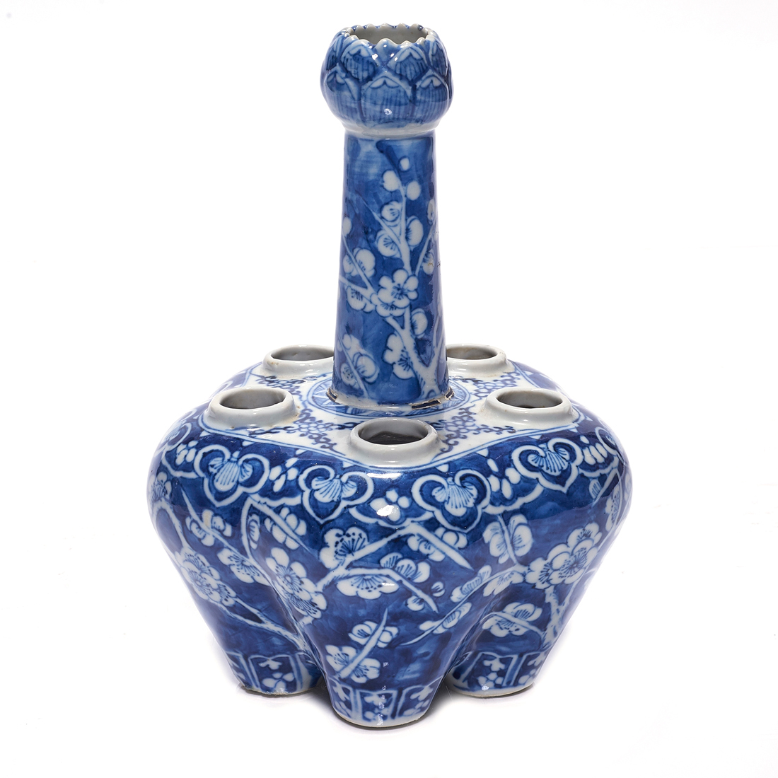 CHINESE BLUE AND WHITE LOTUS VASE