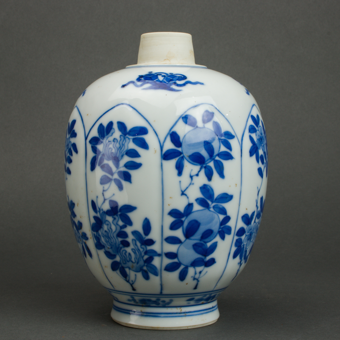 CHINESE BLUE AND WHITE JAR Chinese 2d15f5