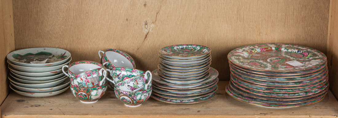 SHELF OF CHINESE FAMILLE ROSE DISHES 2d1609