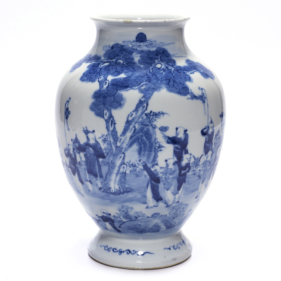 CHINESE BLUE AND WHITE VASE Chinese 2d1a27