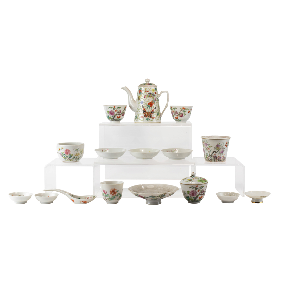GROUP OF CHINESE FAMILLE ROSE PORCELAIN 2d1a3d