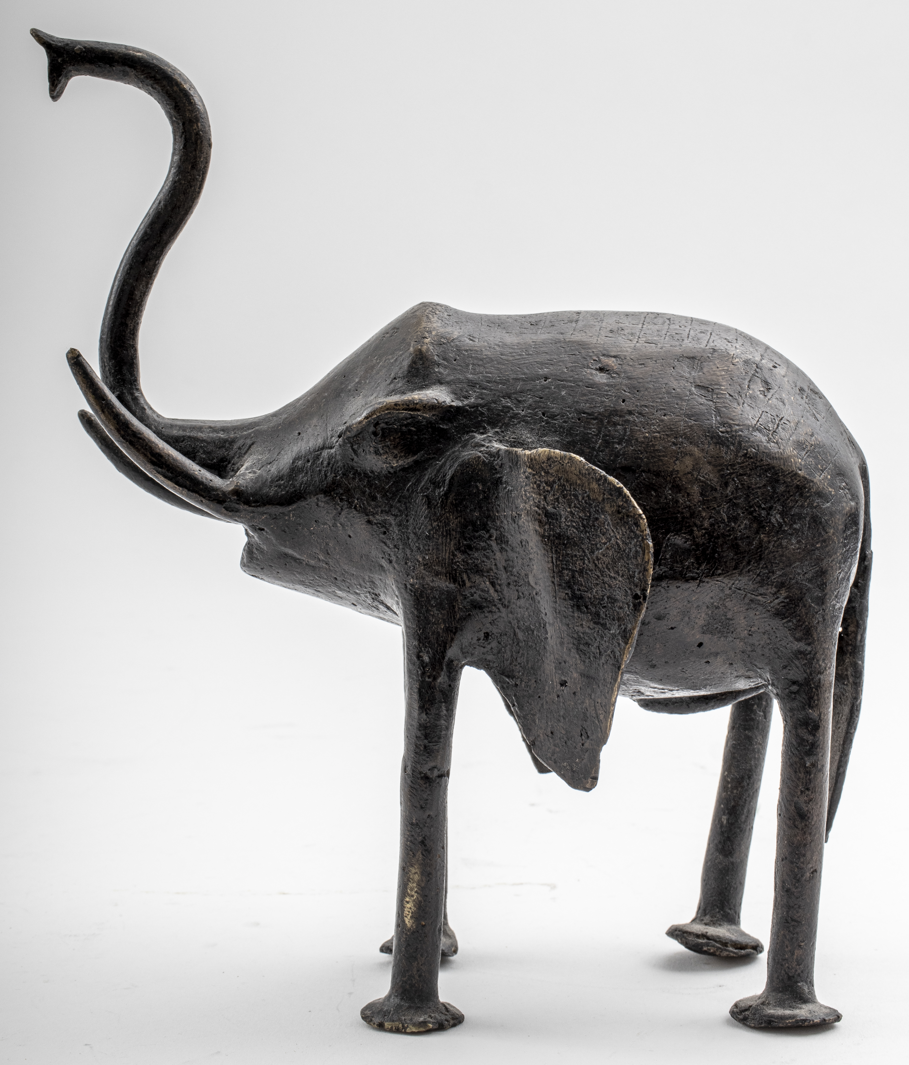 BRONZE STYLIZED ELEPHANT SCULPTURE Bronze