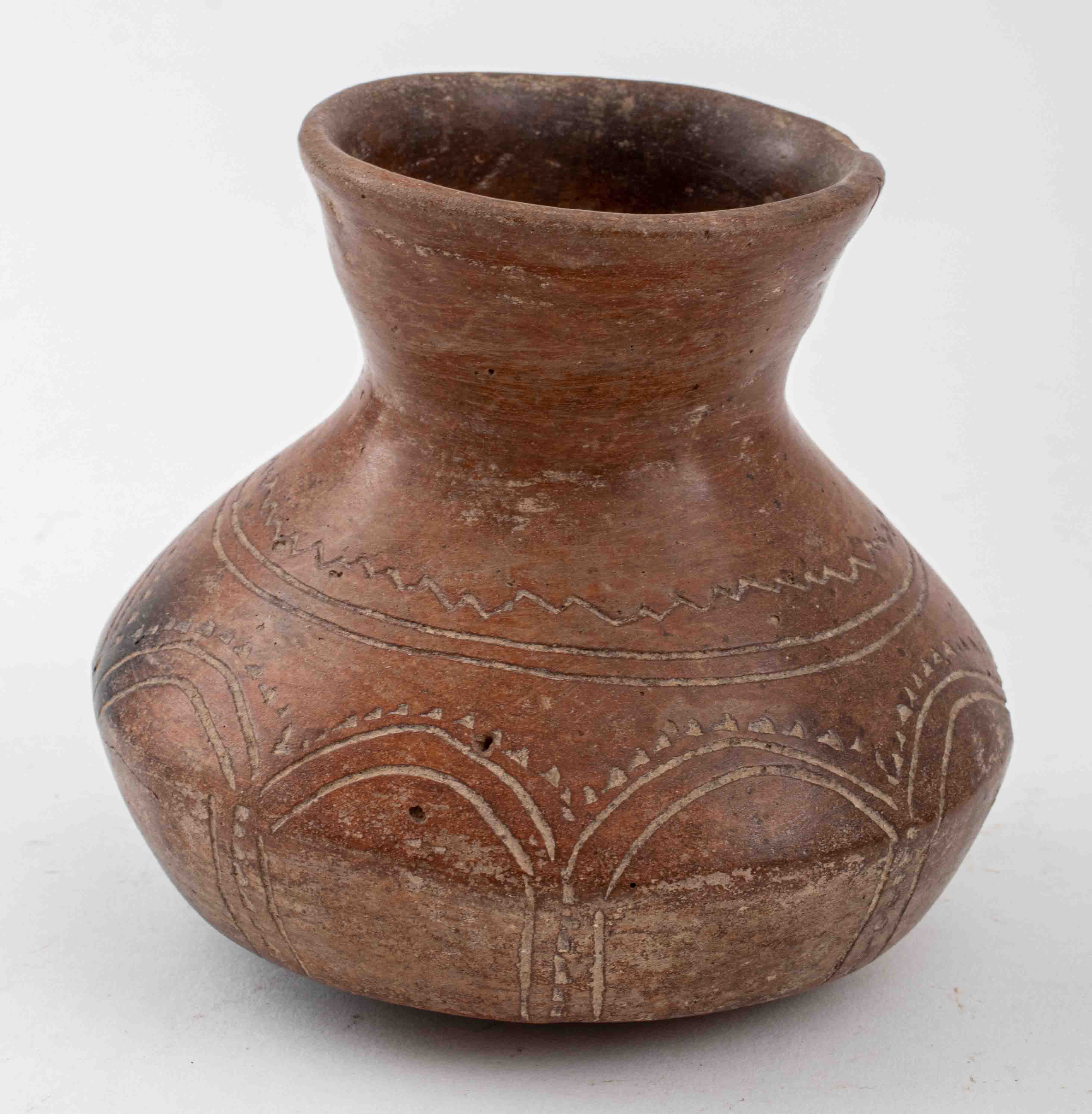 PRE-COLUMBIAN INCISED CERAMIC VESSEL