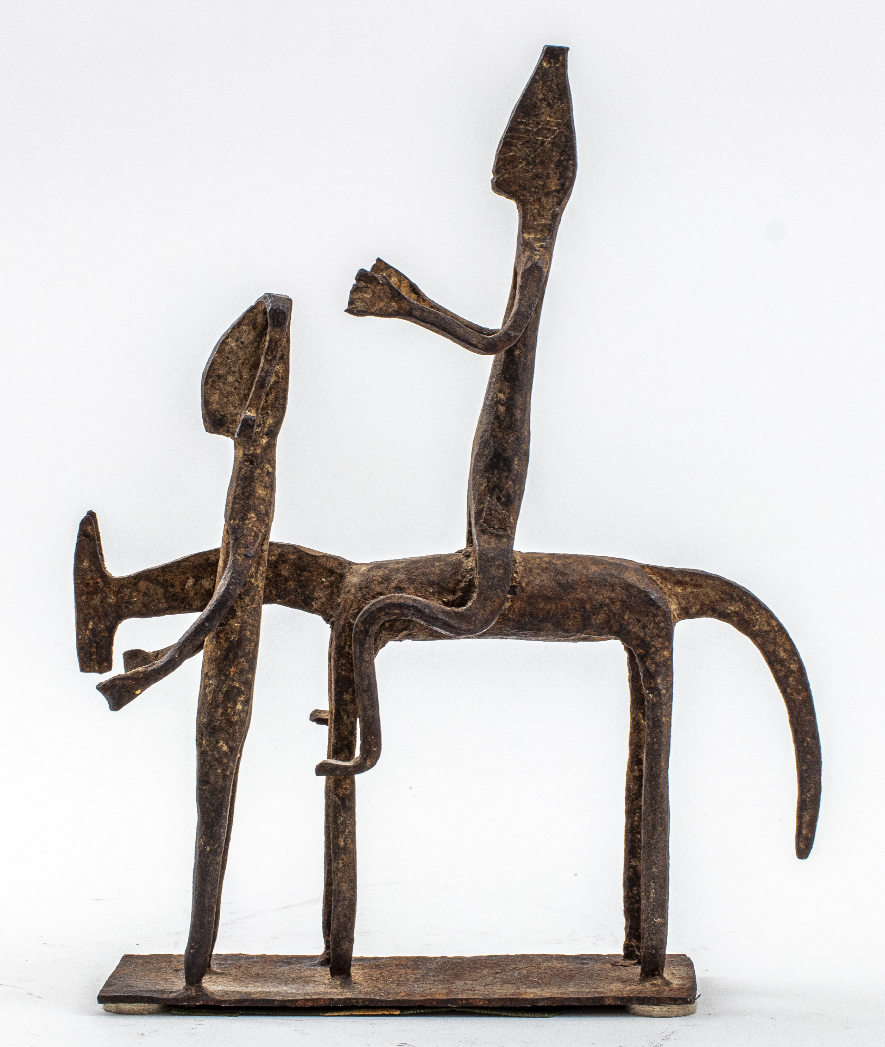 AFRICAN IRON SCULPTURE OF TWO FIGURES 2d1d3c