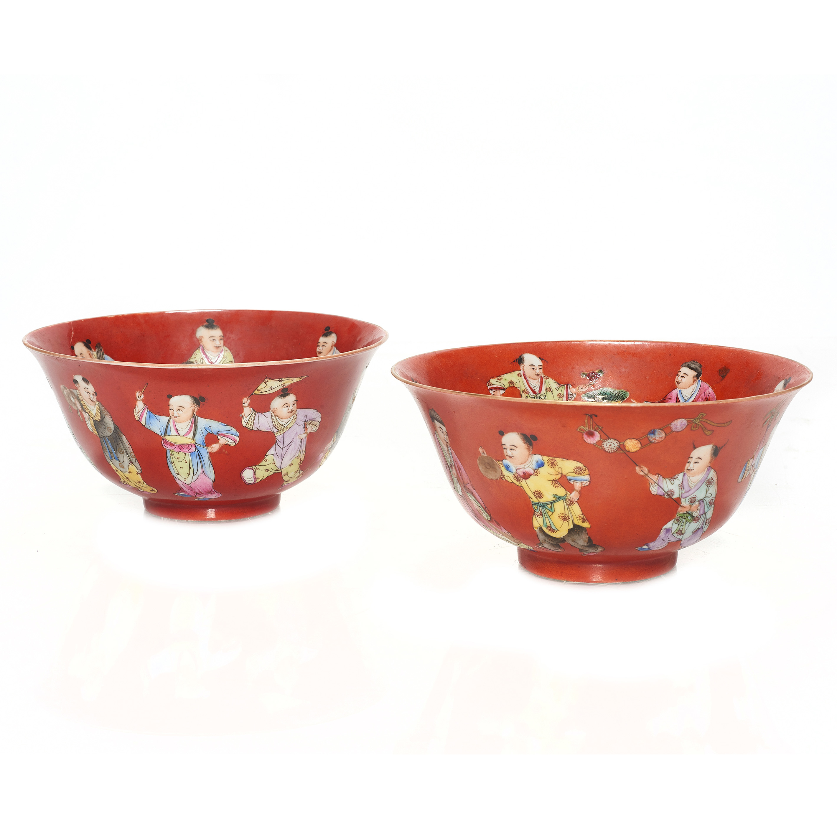 PAIR OF CHINESE FAMILLE ROSE BOWLS 2d1d5d