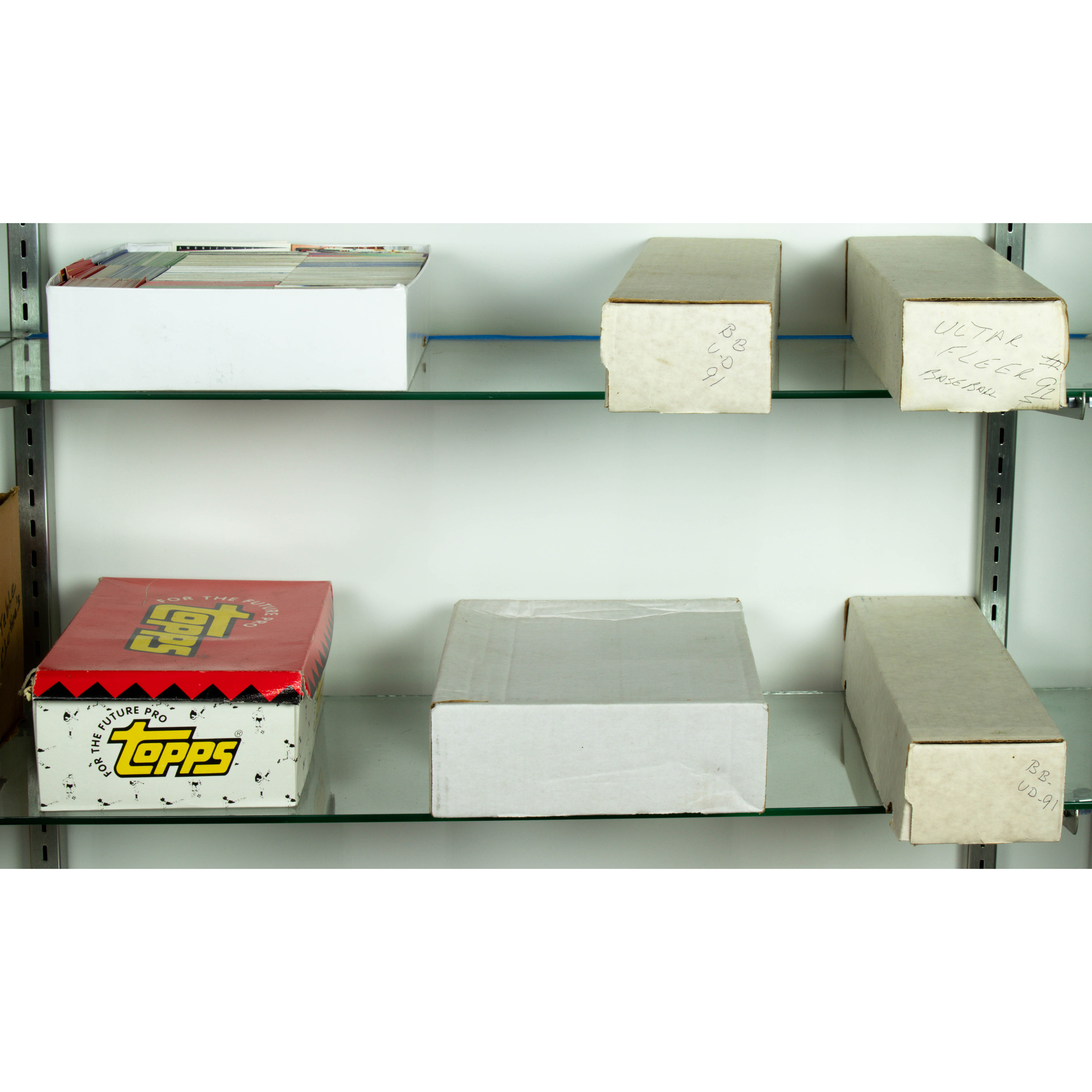 TWO SHELVES OF MISCELLANEOUS SPORTS 2d1eef