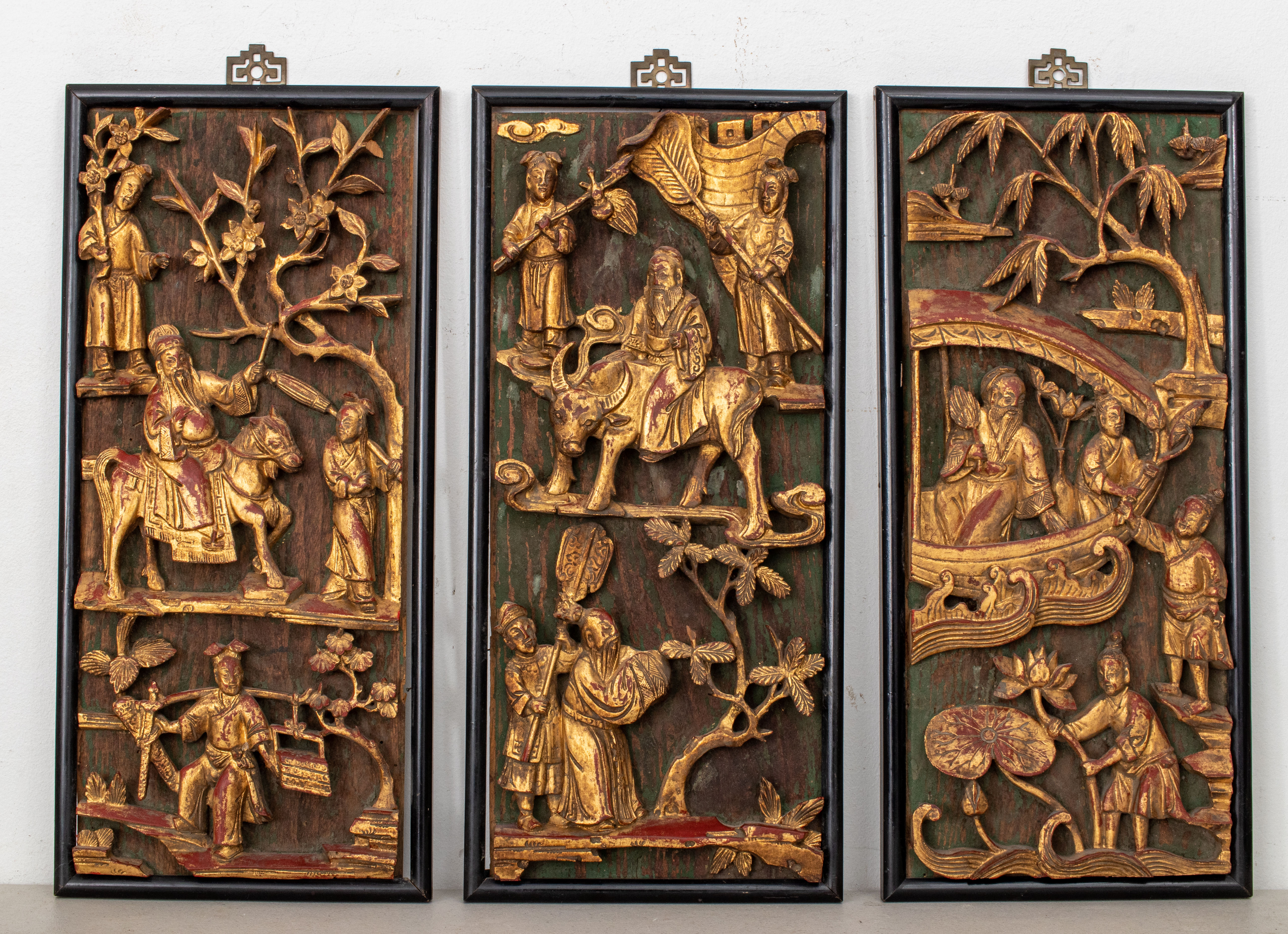 CHINESE GILTWOOD CARVED PLAQUES  2d2056