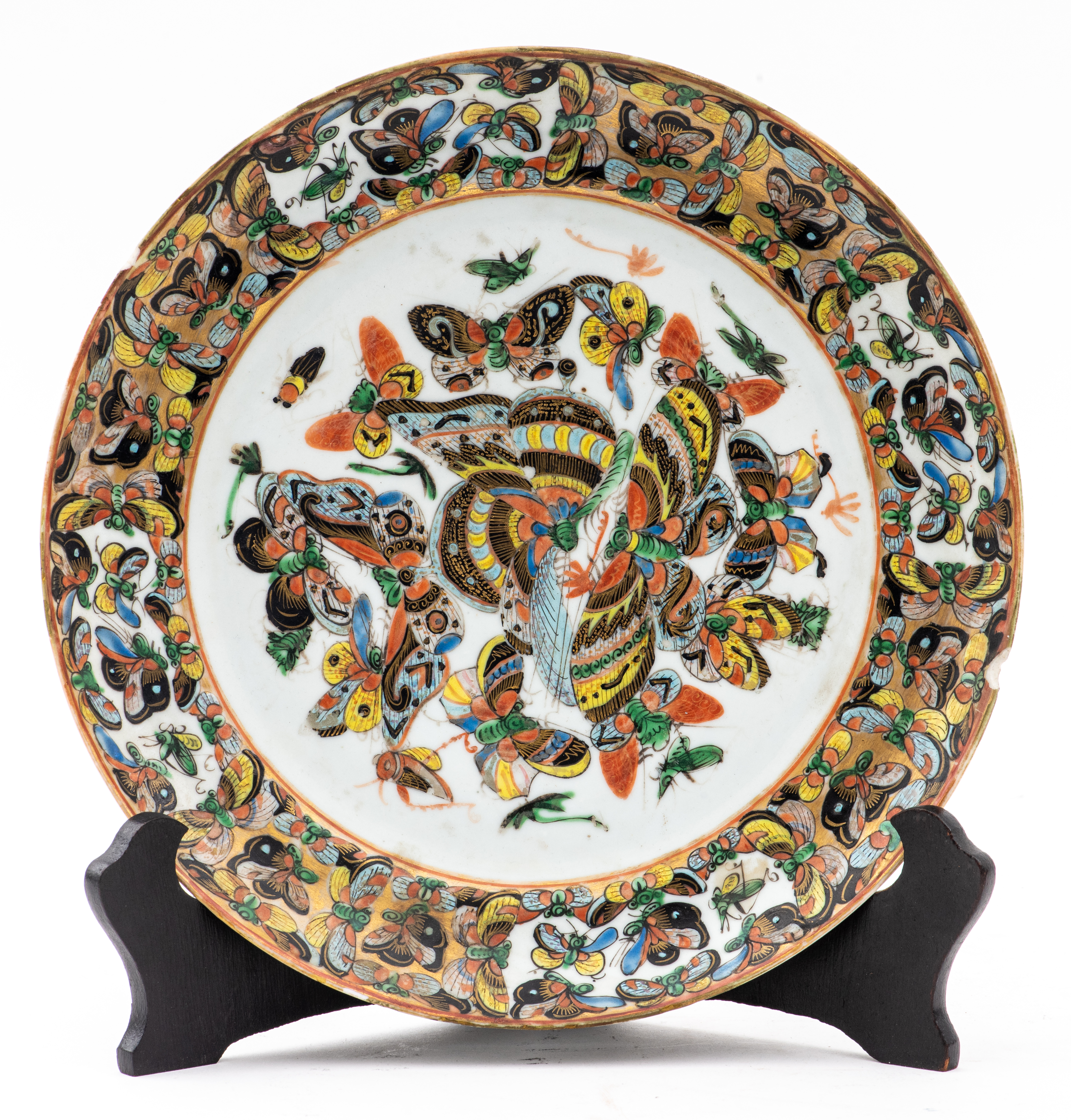 CHINESE PORCELAIN BUTTERFLY PLATE  2d2080