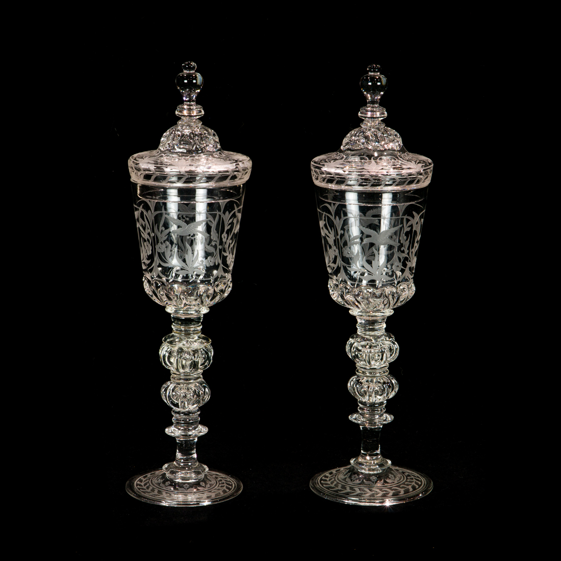 A PAIR OF LOBMEYER ENGRAVED GLASS 2d21bd