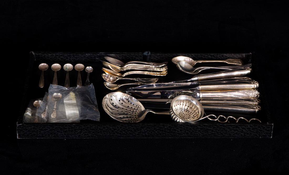 (LOT 29) MOSTLY PLATE FLATWARE,