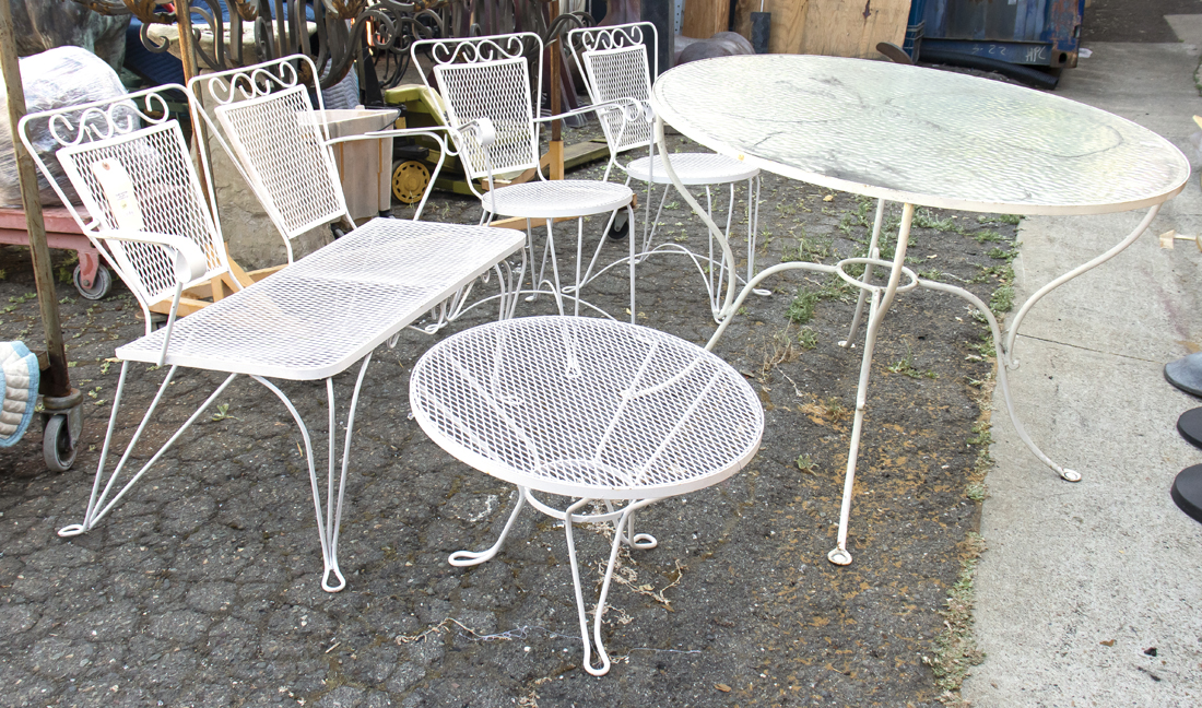 PATIO WHITE PAINTED METAL SET  2d294e