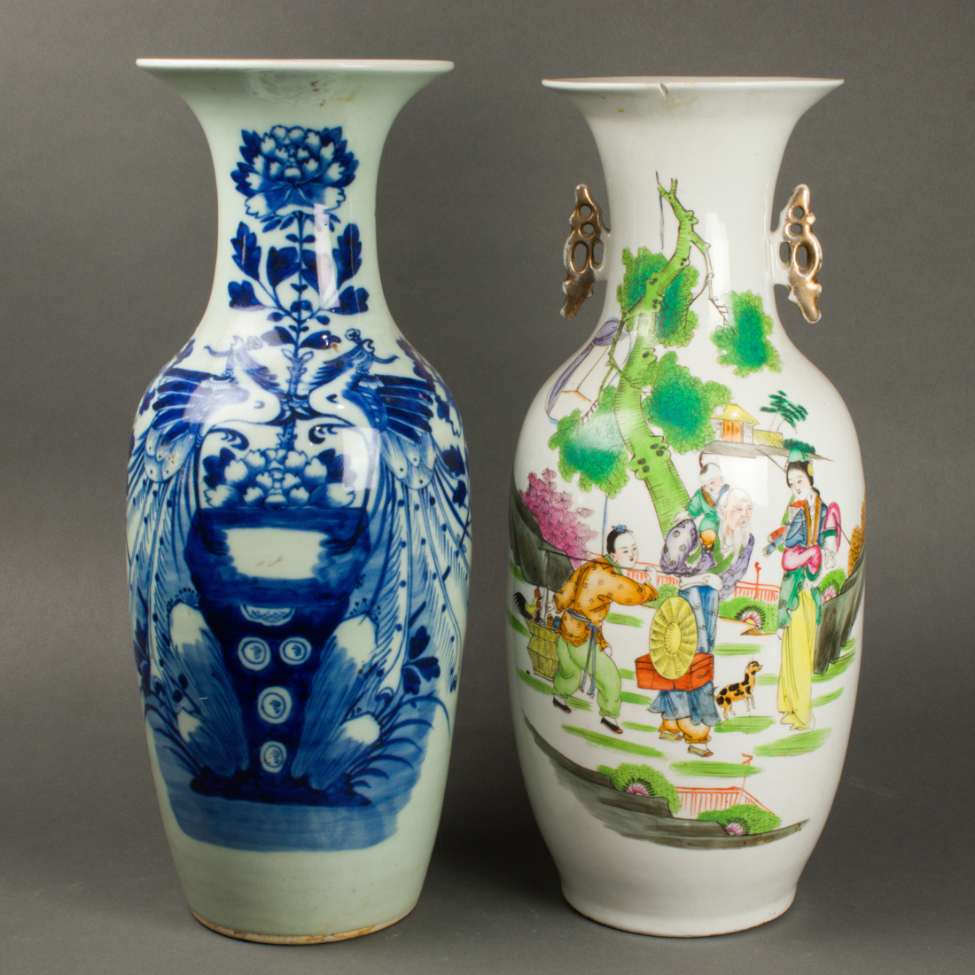  LOT OF 2 CHINESE PORCELAIN VASES 2d29d0