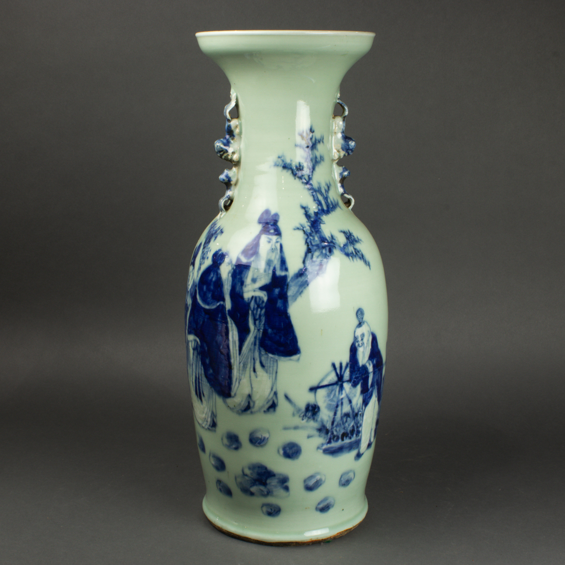 CHINESE BLUE AND WHITE VASE Chinese