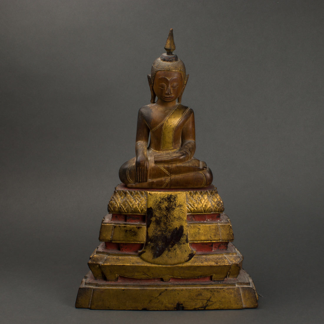 BURMESE GILT WOOD FIGURE OF BUDDHA 2d29cf