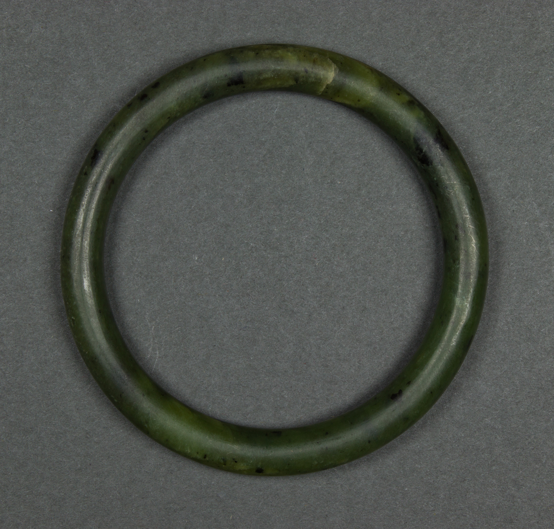 CHINESE SPINACH JADE BANGLE Chinese