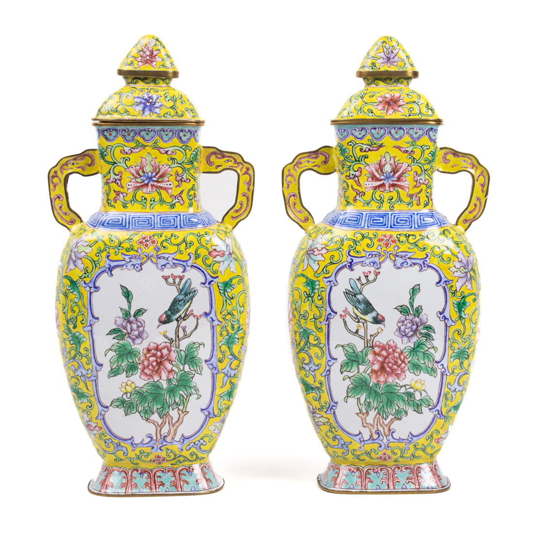 PAIR OF CHINESE CANTON ENAMEL LIDDED 2d29f5