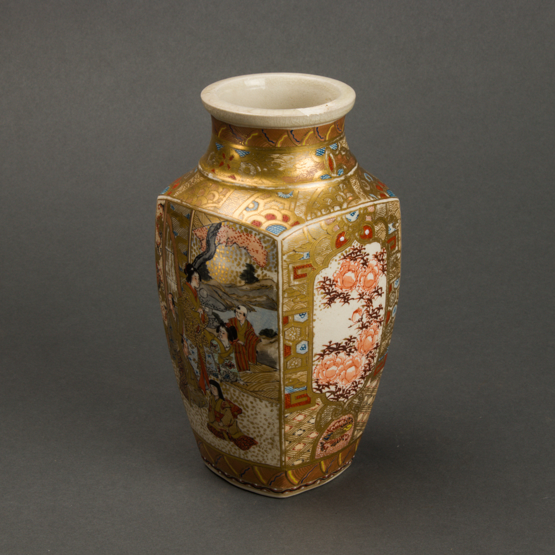 JAPANESE SATSUMA VASE Japanese 2d2a1b