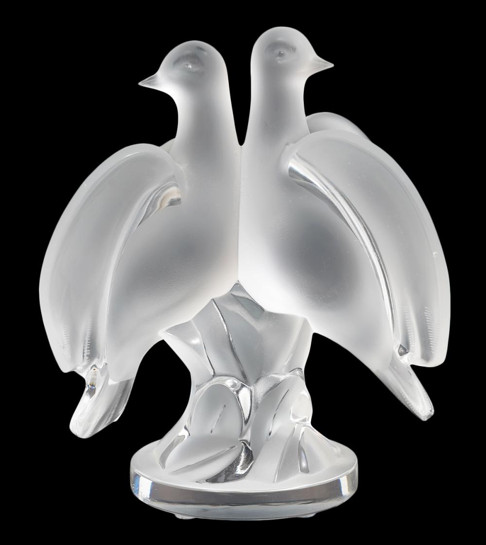 LALIQUE ARIANE FROSTED DOVESTwo Lalique