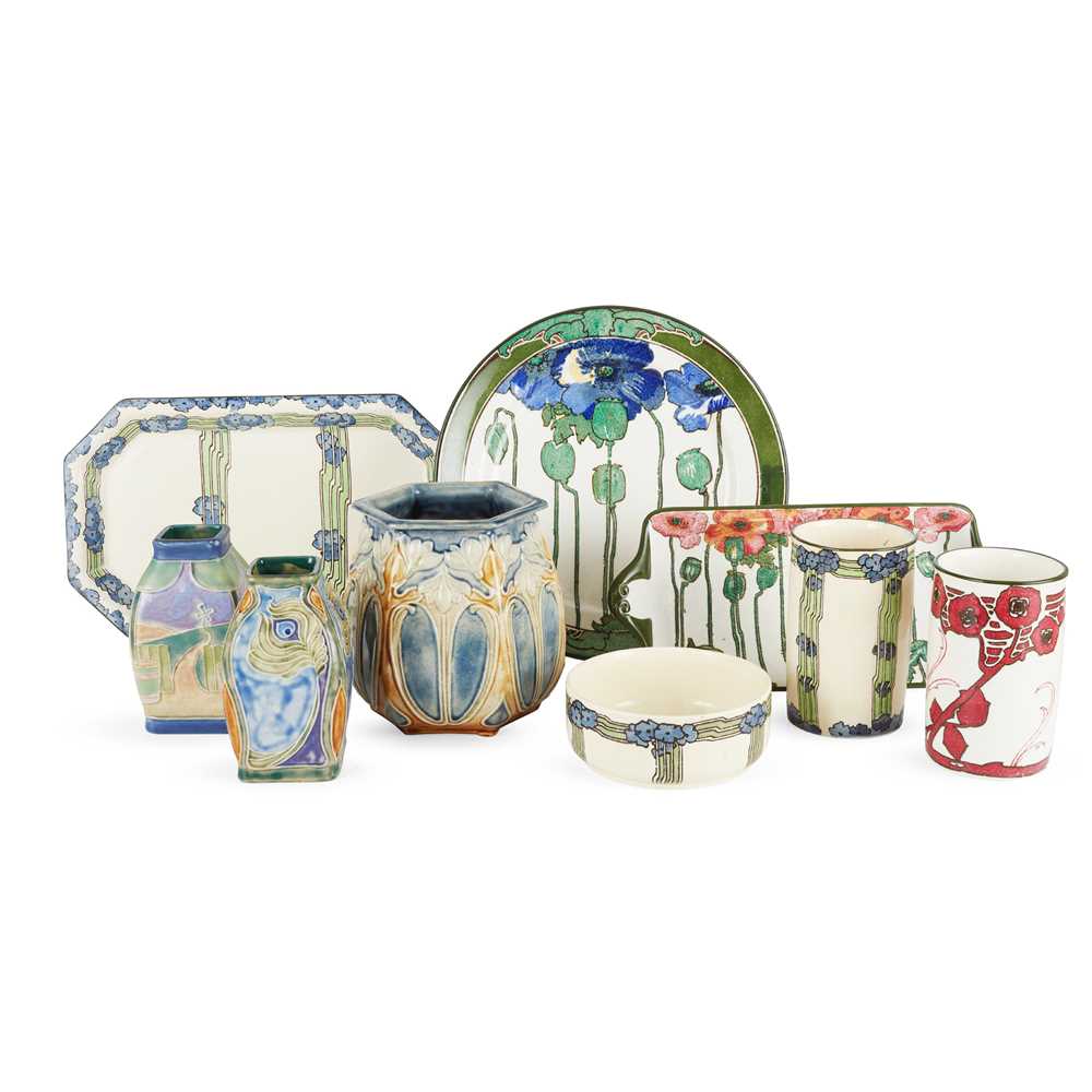 ROYAL DOULTON
THREE-PIECE DRESSING