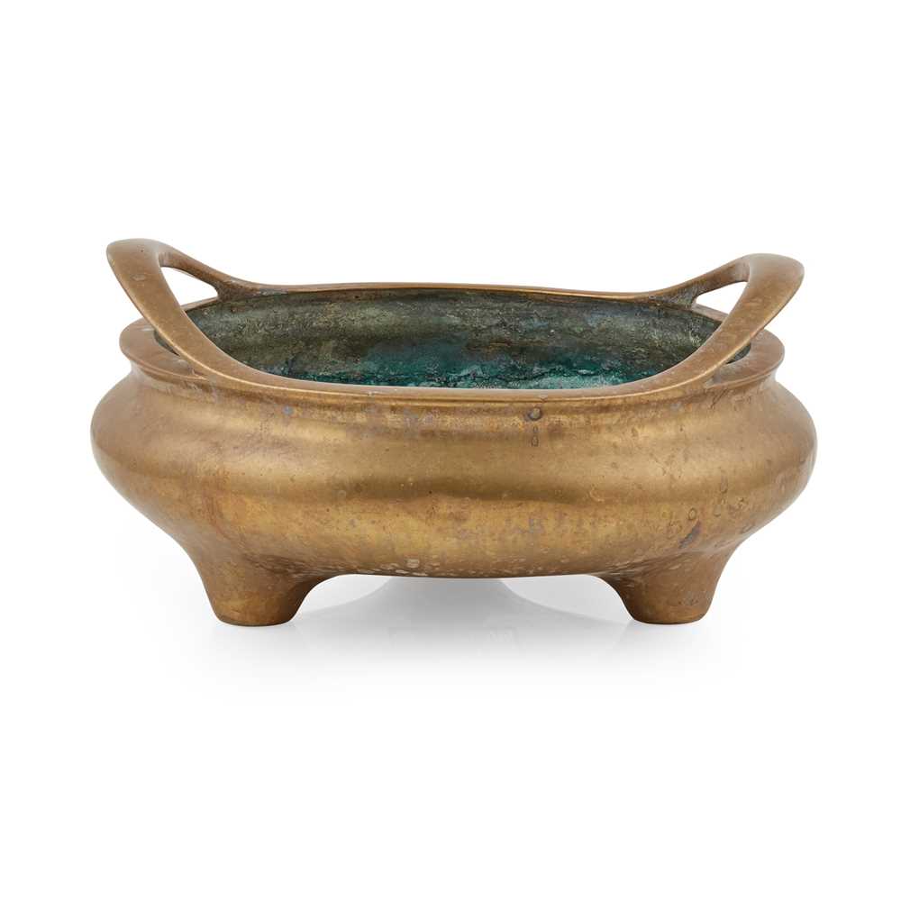 LARGE BRONZE TRIPOD CENSER WITH 2d0a8d