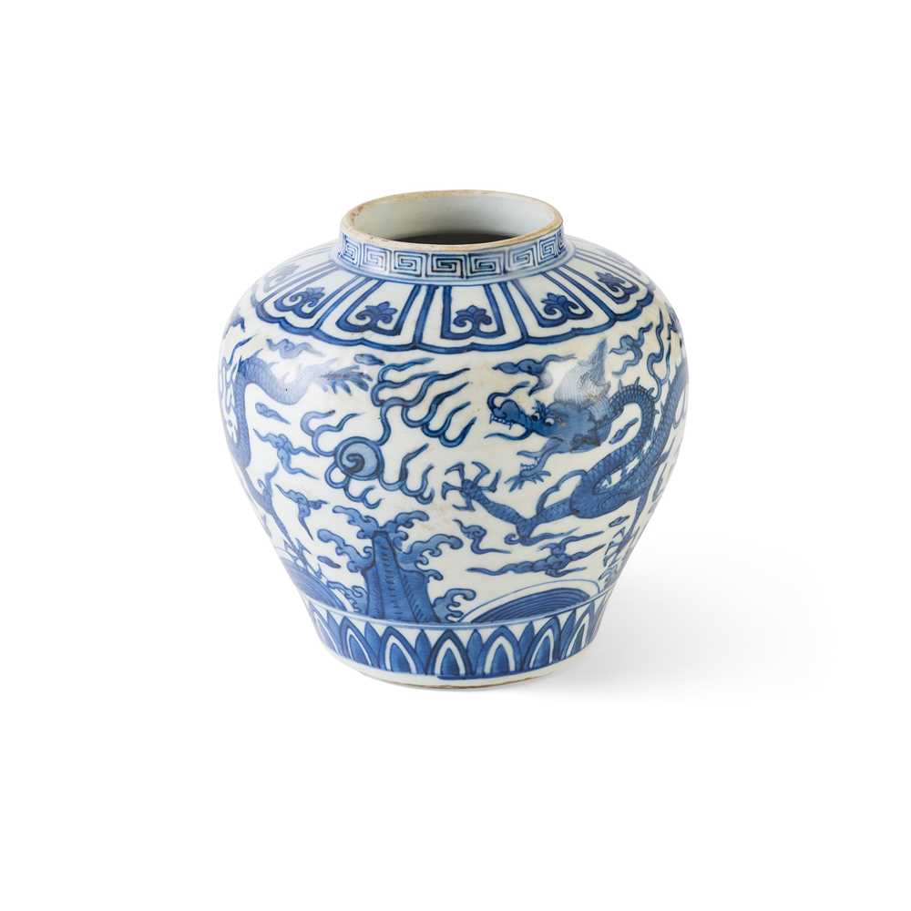 BLUE AND WHITE DRAGON JAR WANLI 2d0acf