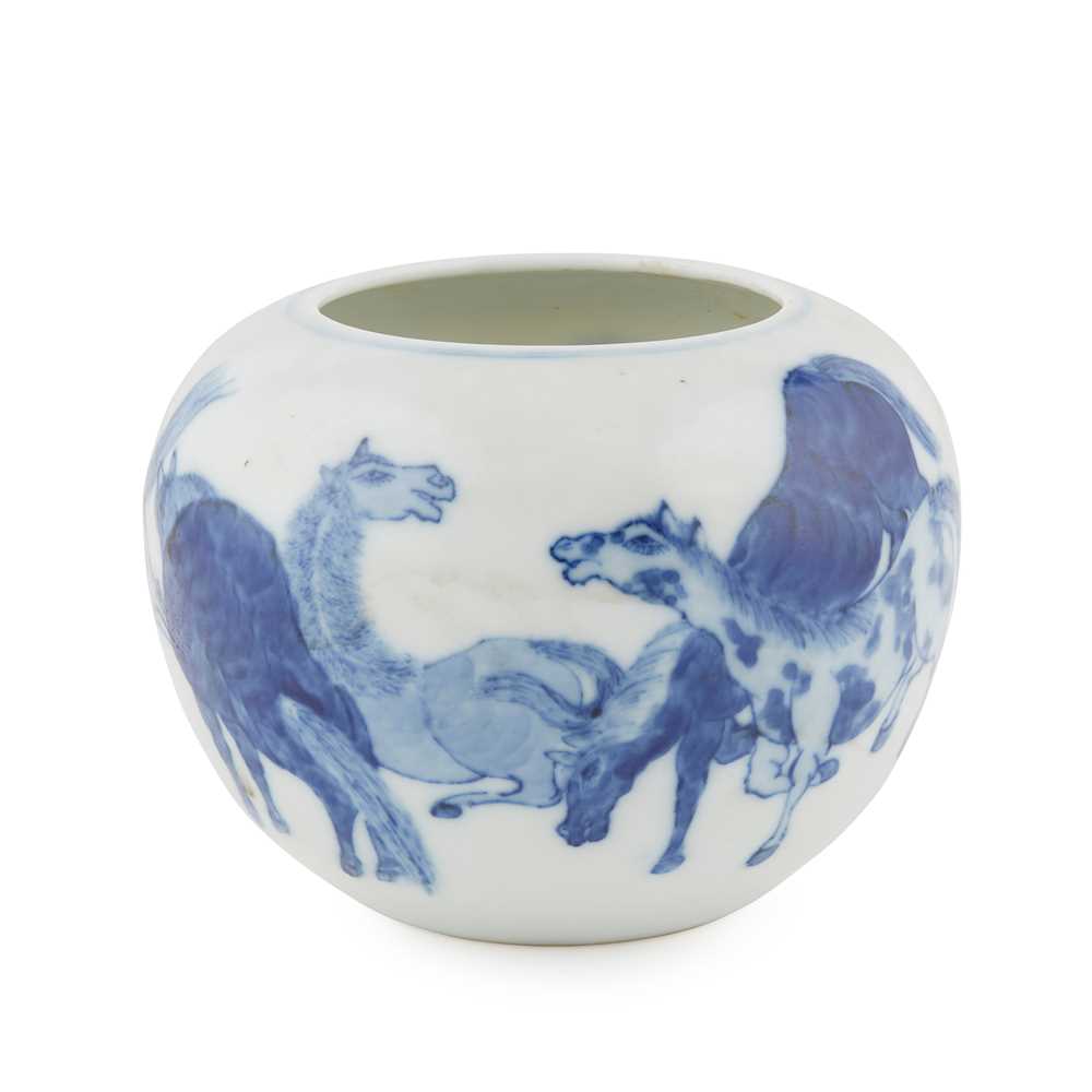 BLUE AND WHITE EIGHT HORSES WATER 2d0ad0