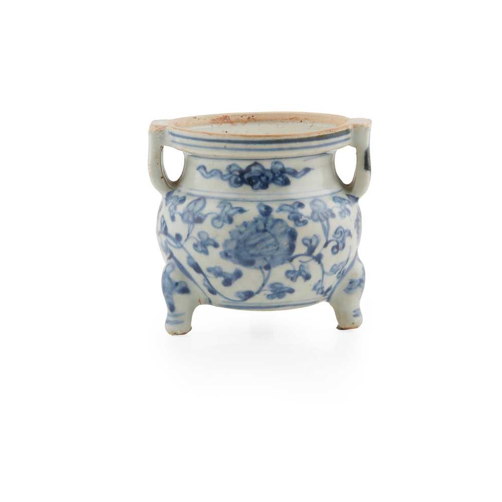 BLUE AND WHITE TRIPOD CENSER
MING