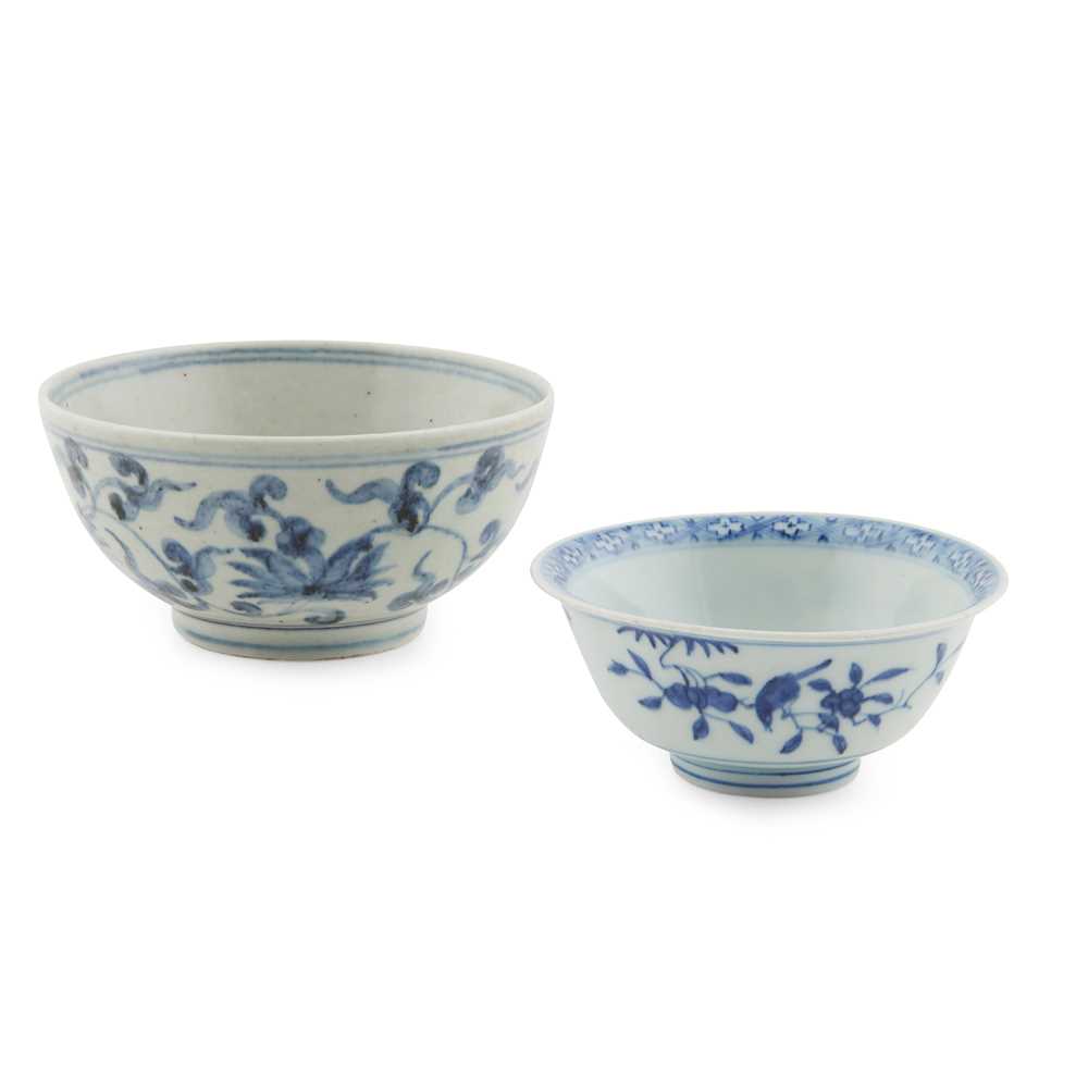 TWO BLUE AND WHITE BOWLS ????? ??????