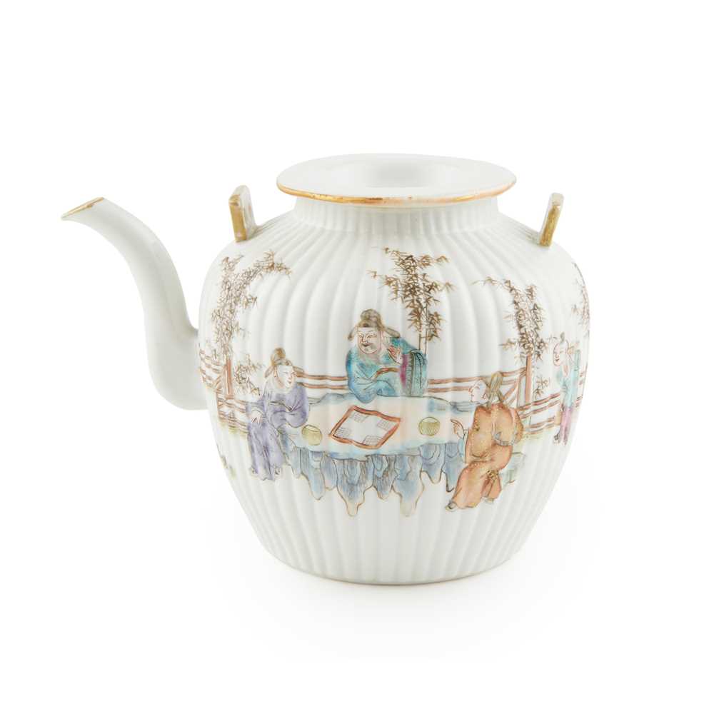 FAMILLE ROSE LOBED TEAPOT
DAOGUANG