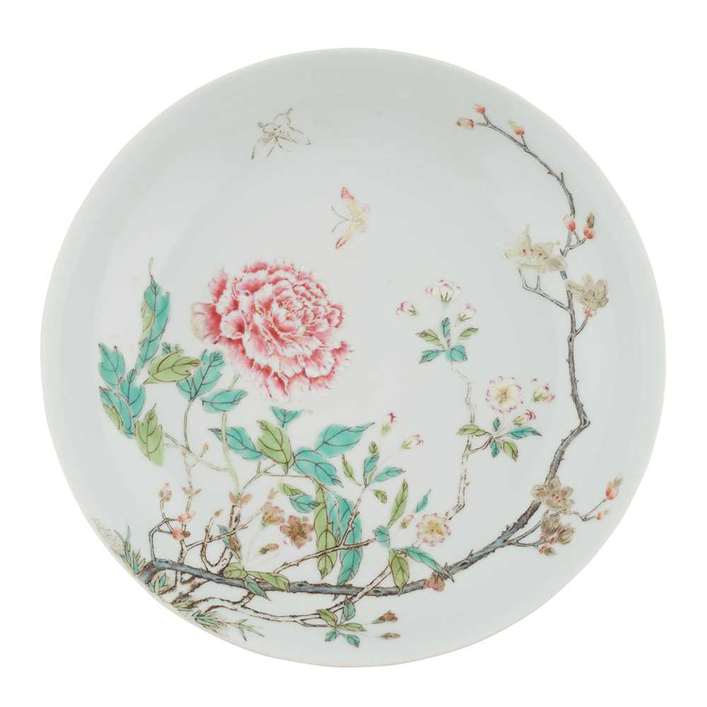 FAMILLE ROSE PEONY PLATE QIANLONG 2d0af3