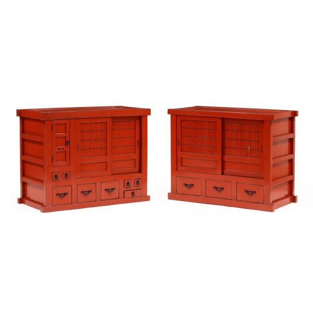 A PAIR OF JAPANESE STYLE RED CABINETS 2d0b48