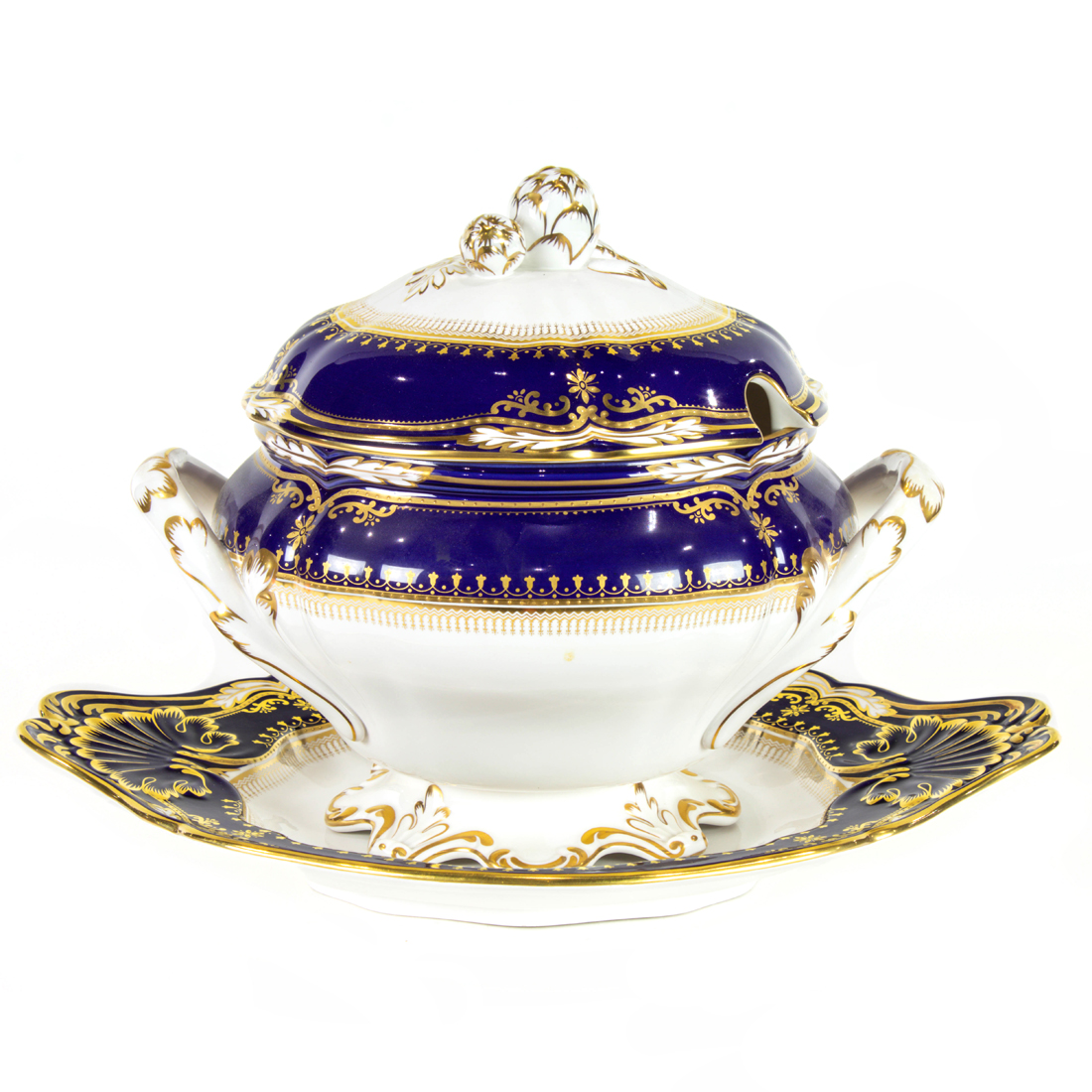 A SPODE PORCELAIN SOUP TUREEN, COVER