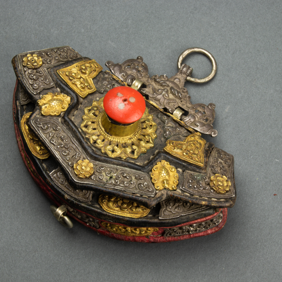 TIBETAN GILT SILVER POUCH Tibetan 2d0fa2