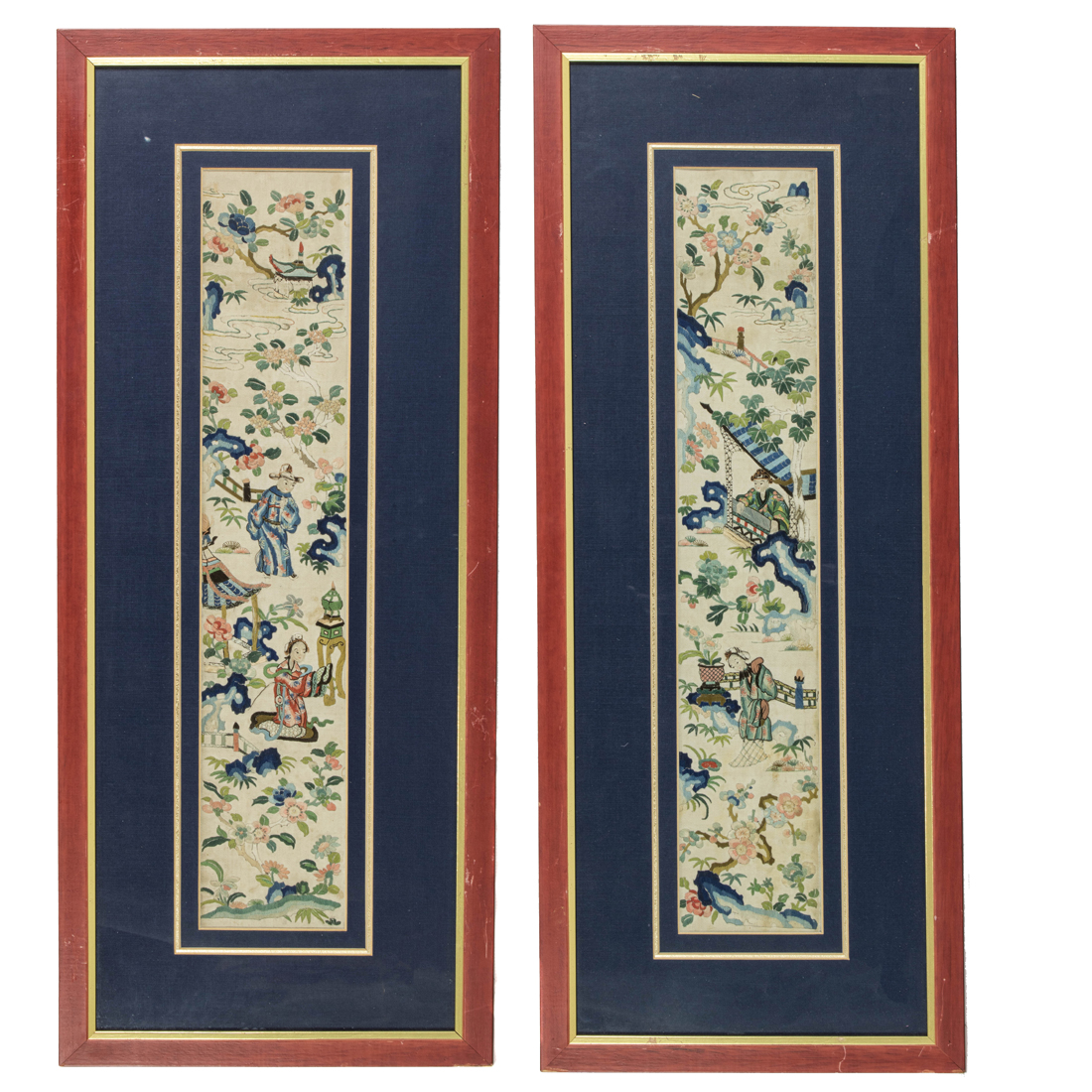 PAIR OF CHINESE EMBROIDERED SILK