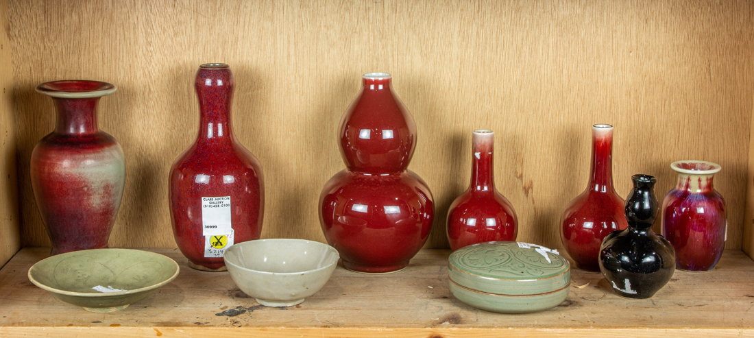 SHELF OF CHINESE MONOCHROME CERAMIC