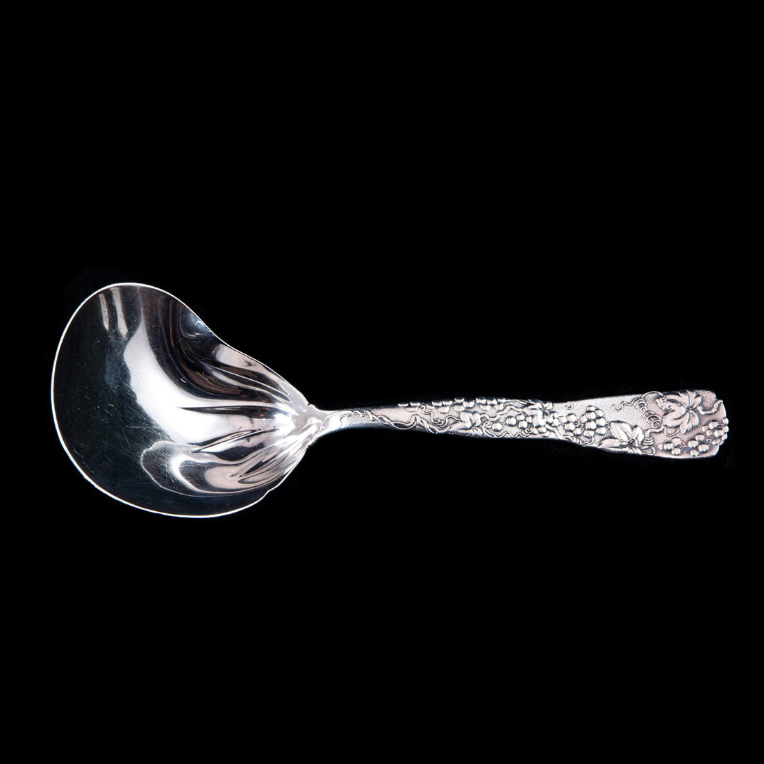 A TIFFANY VINE CASSEROLE SPOON 2d116b