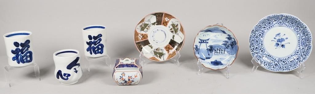 7 PIECES OF JAPANESE PORCELAIN7 2d4006